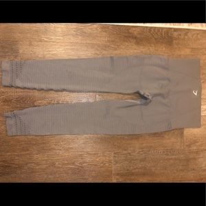 Gymshark Seamless Legging in Gray- Small